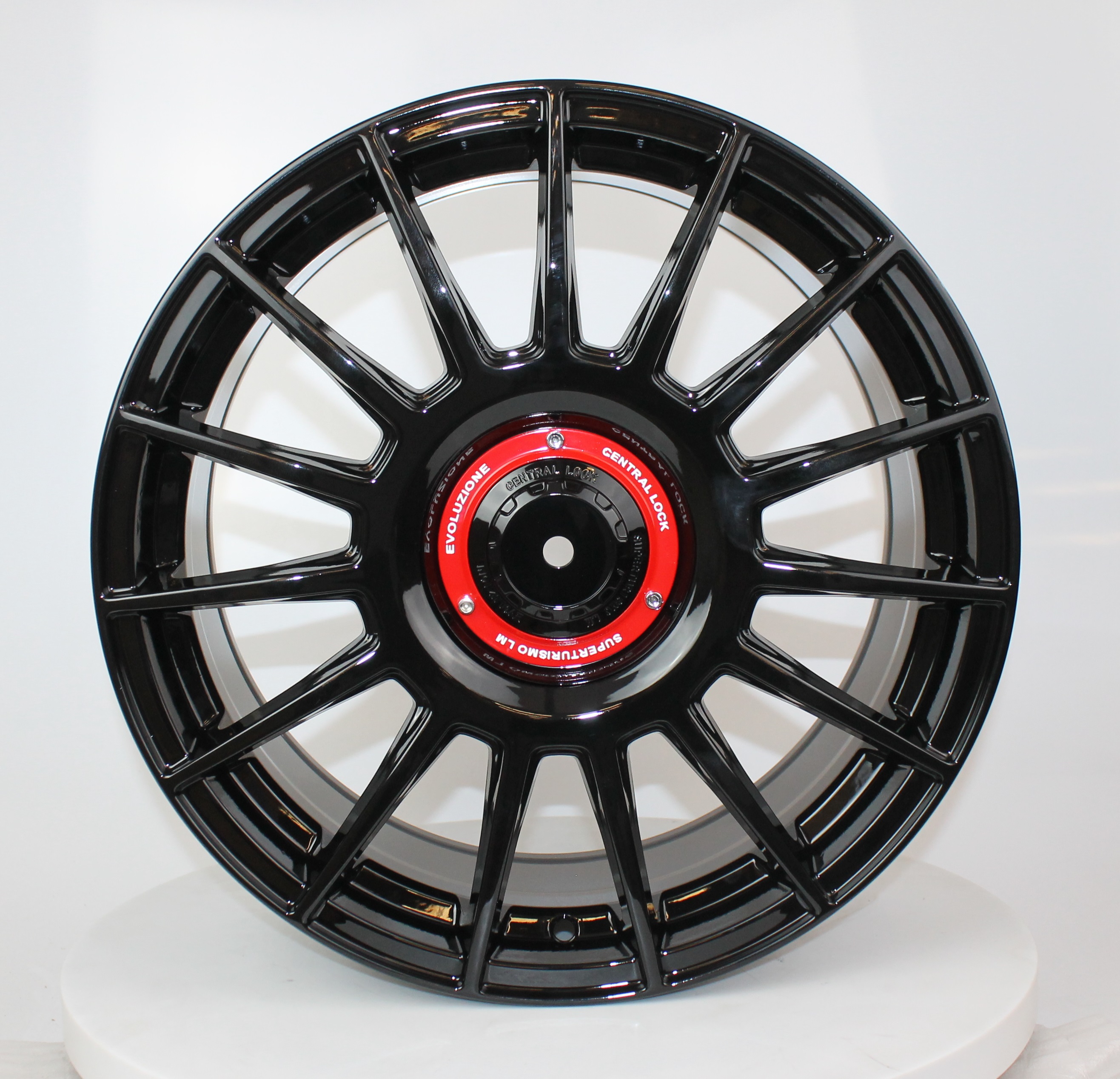 JUEGO DE 4 LLANTAS 19" EVOLU GLOSS BLACK | VOLKSWAGEN GOLF / AUDI A3 S3 / SEAT LEON / CUPRA (5X100/112)
