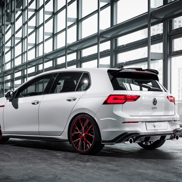 DIFUSOR TRASERO CON ALETAS MARCADAS OETTINGER | VOLKSWAGEN GOLF 8 (GTI / GTD / GTE / R-LINE) | OE-804-406-00